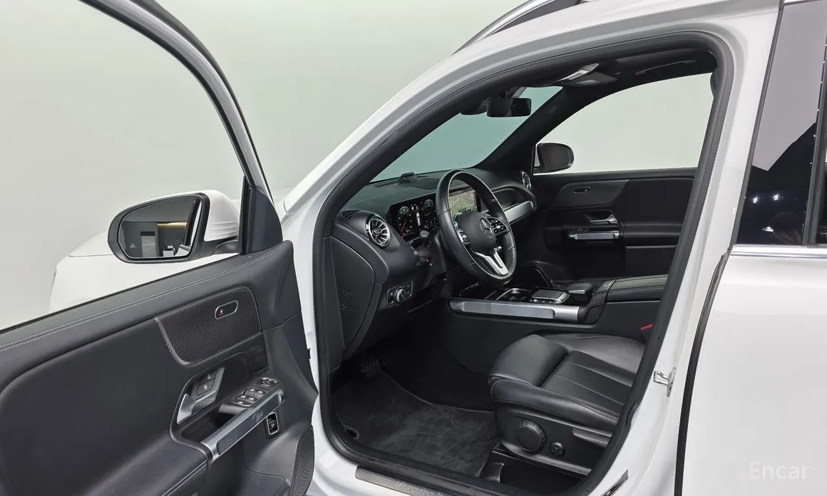 Фото 12 - Mercedes-Benz GLB-Class