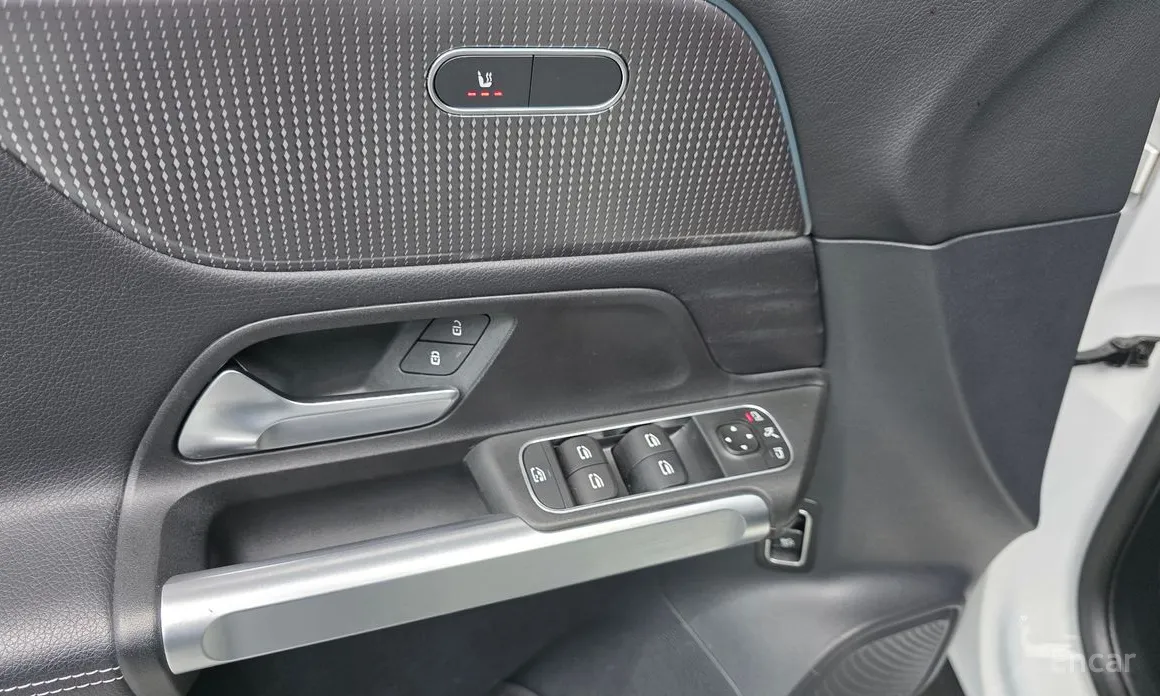 Фото 13 - Mercedes-Benz GLB-Class