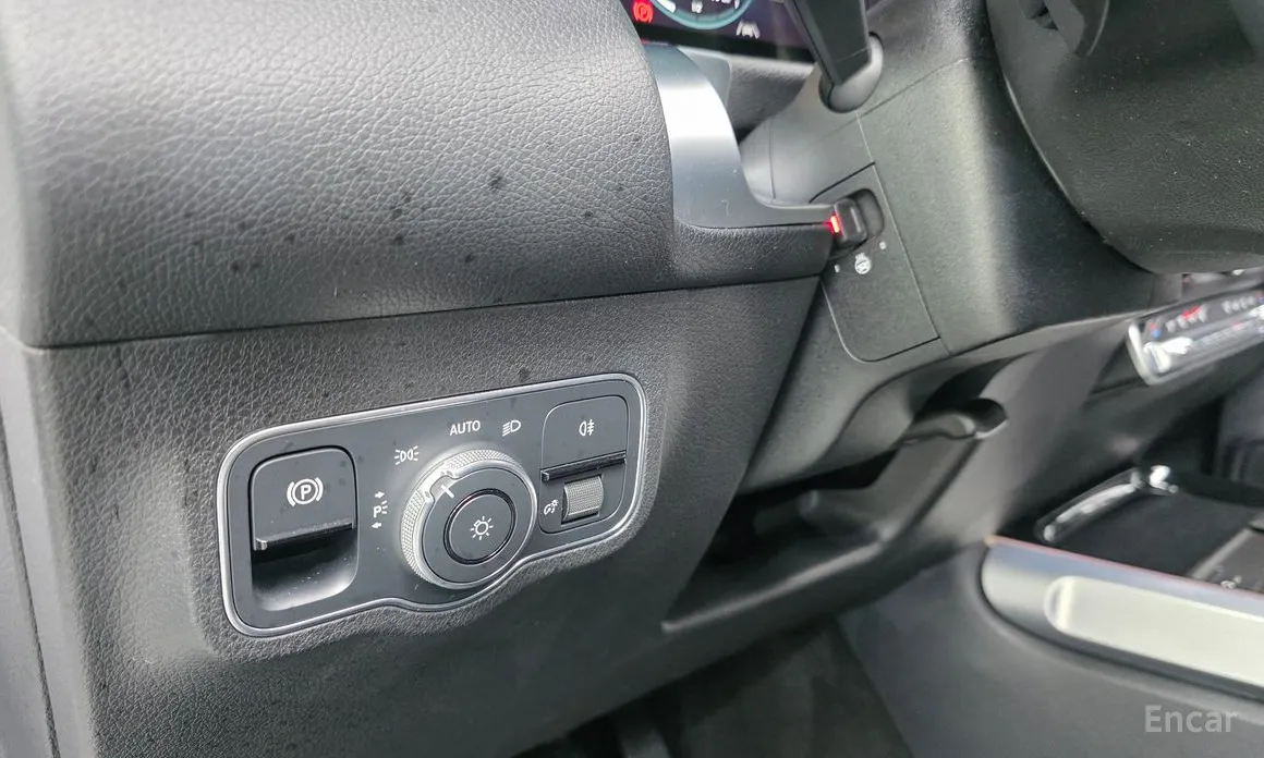 Фото 14 - Mercedes-Benz GLB-Class