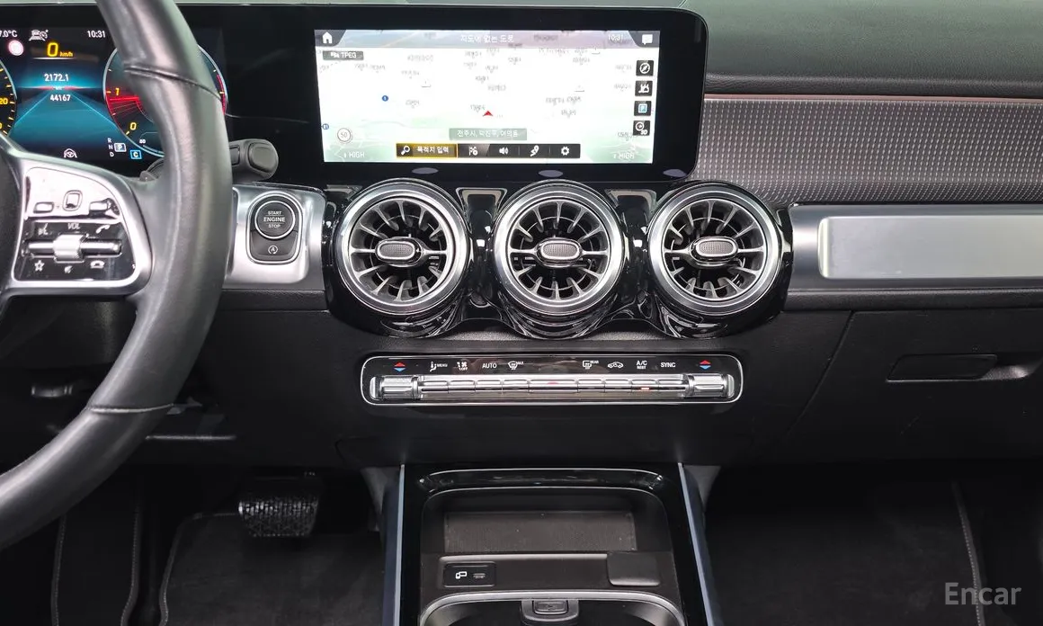 Фото 16 - Mercedes-Benz GLB-Class