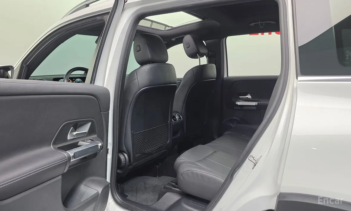 Фото 18 - Mercedes-Benz GLB-Class