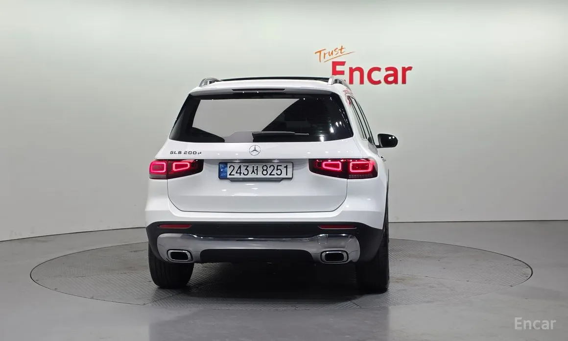 Фото 4 - Mercedes-Benz GLB-Class