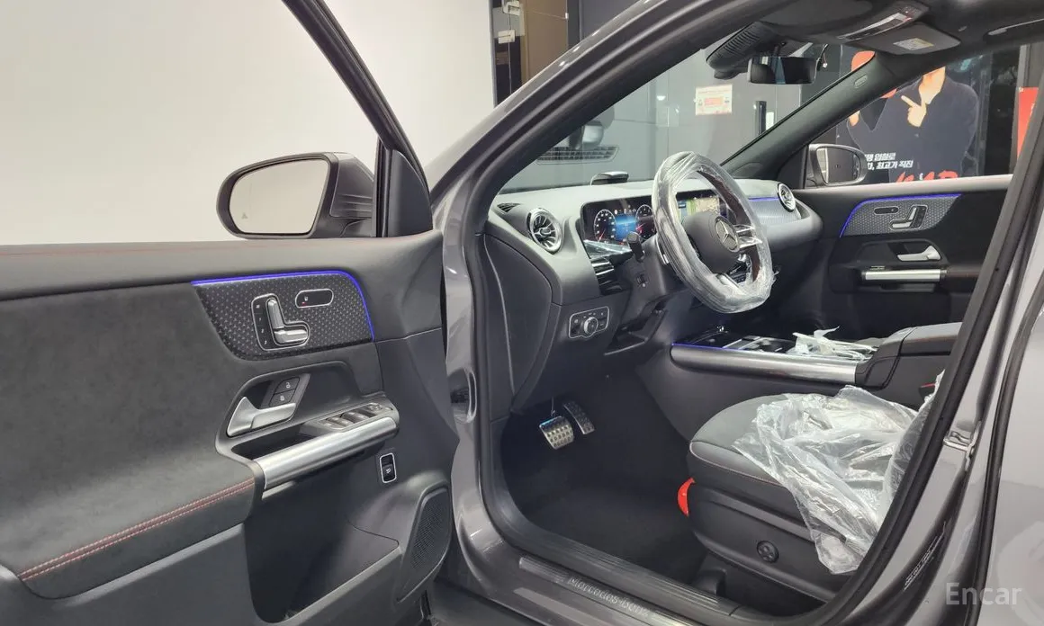 Фото 10 - Mercedes-Benz GLA-Class