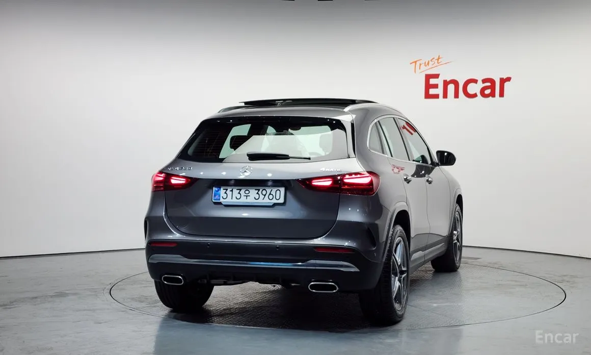 Фото 4 - Mercedes-Benz GLA-Class