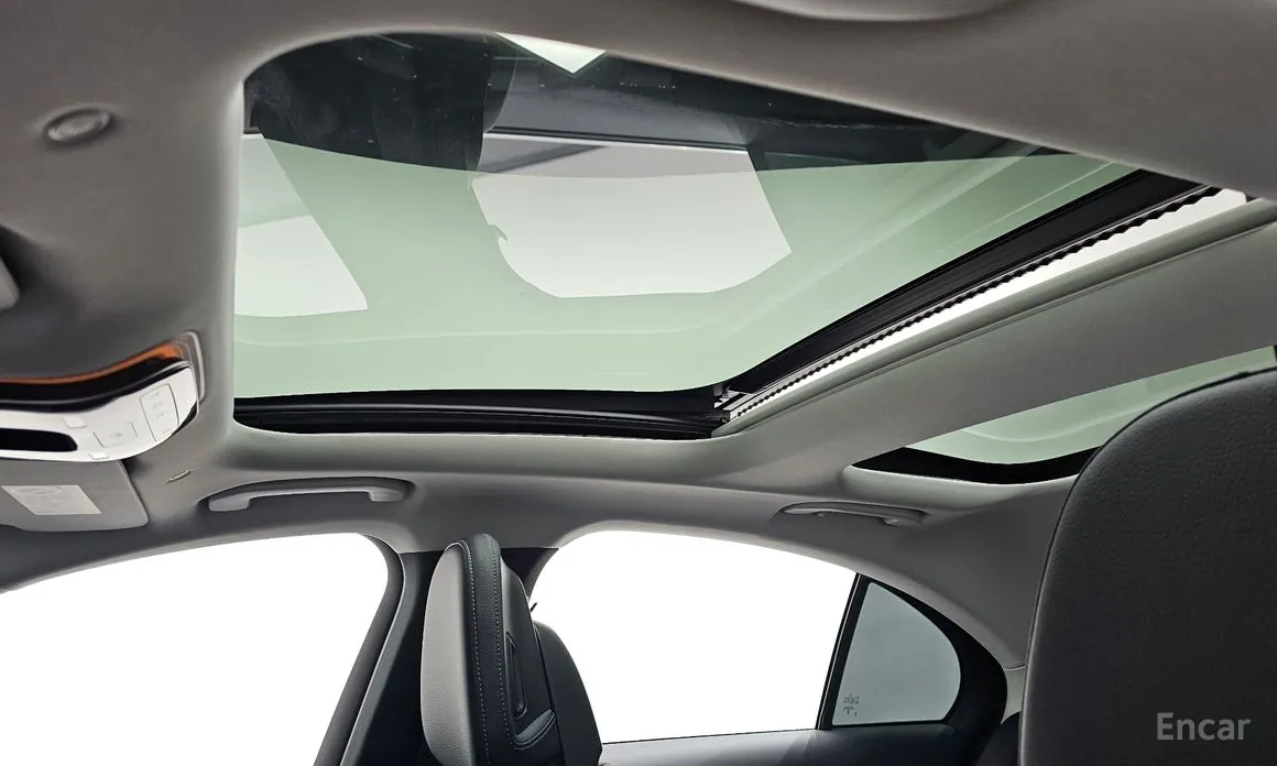 Фото 19 - Mercedes-Benz E-Class