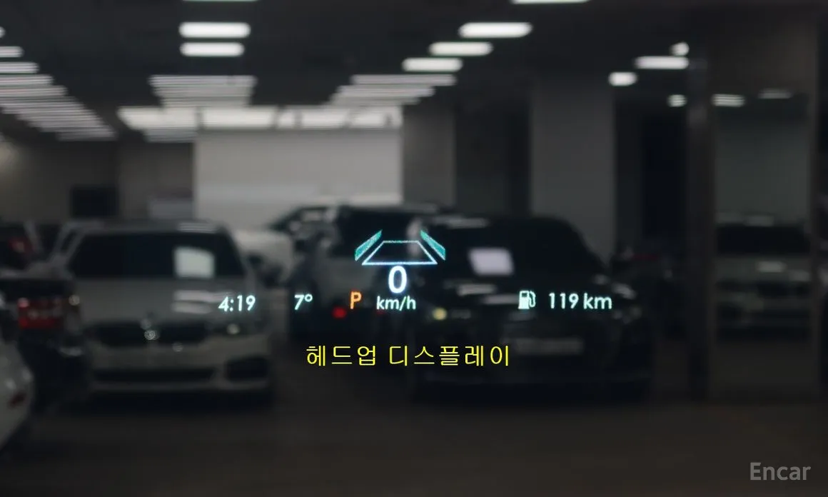 Фото 13 - Lincoln Aviator