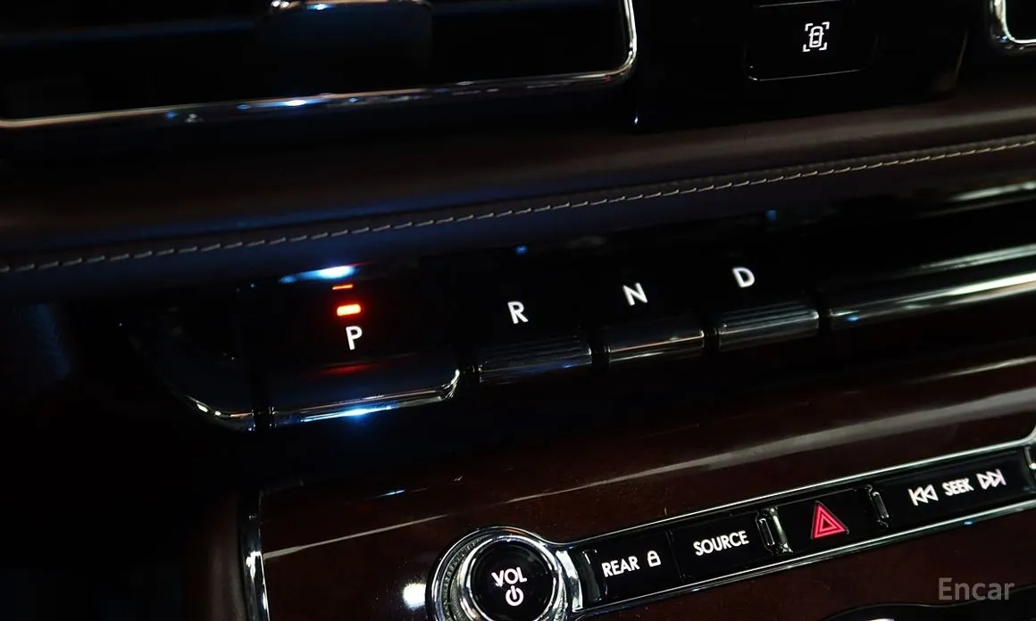 Фото 18 - Lincoln Aviator