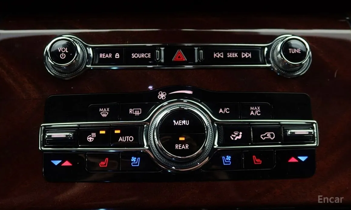 Фото 19 - Lincoln Aviator