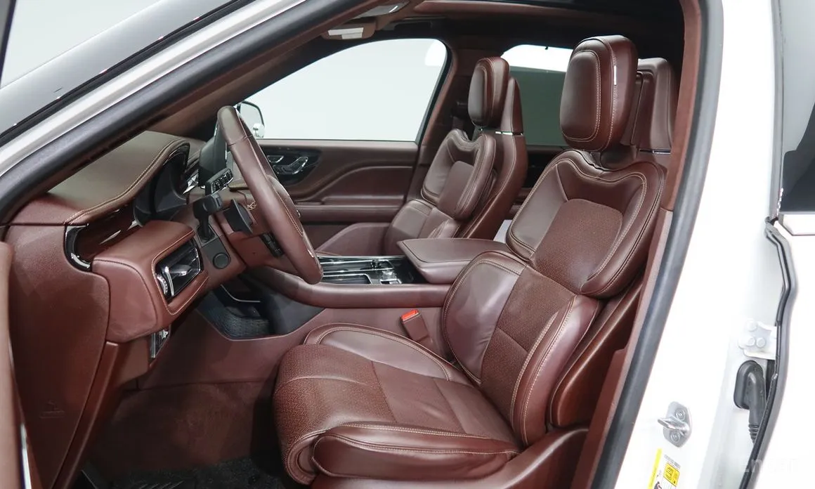 Фото 8 - Lincoln Aviator