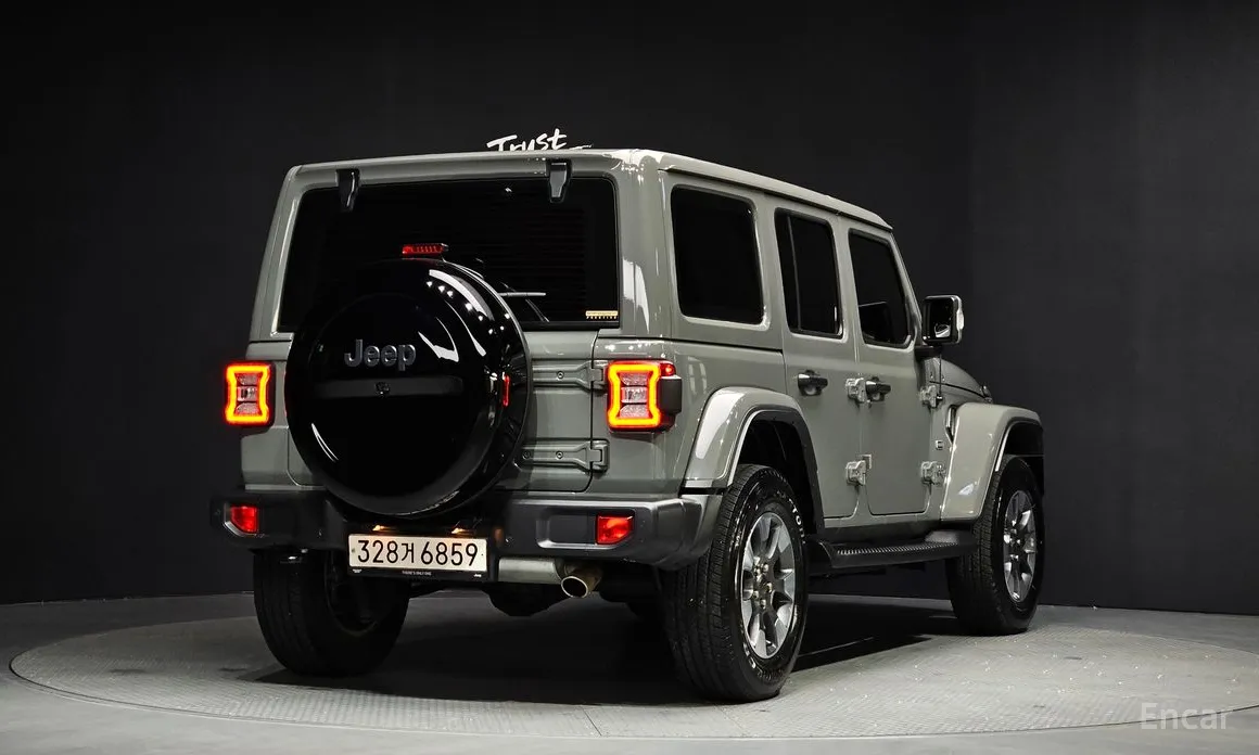 Фото 2 - Jeep Wrangler