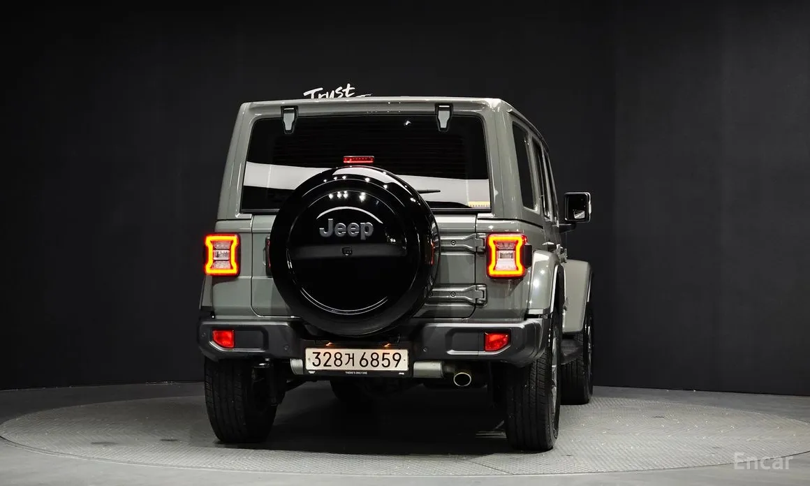 Фото 4 - Jeep Wrangler