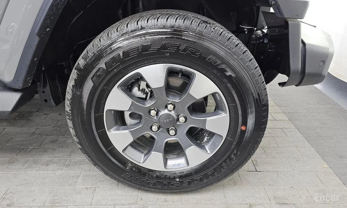 Фото 5 - Jeep Wrangler