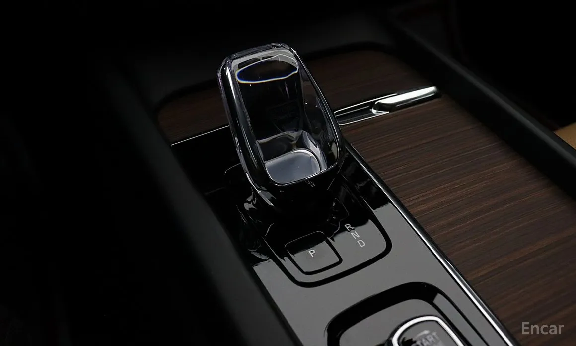 Фото 15 - Volvo V60