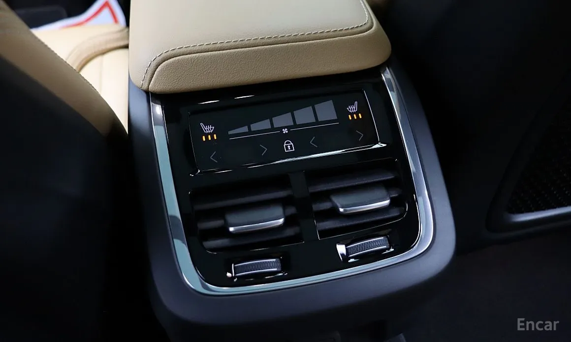 Фото 20 - Volvo V60