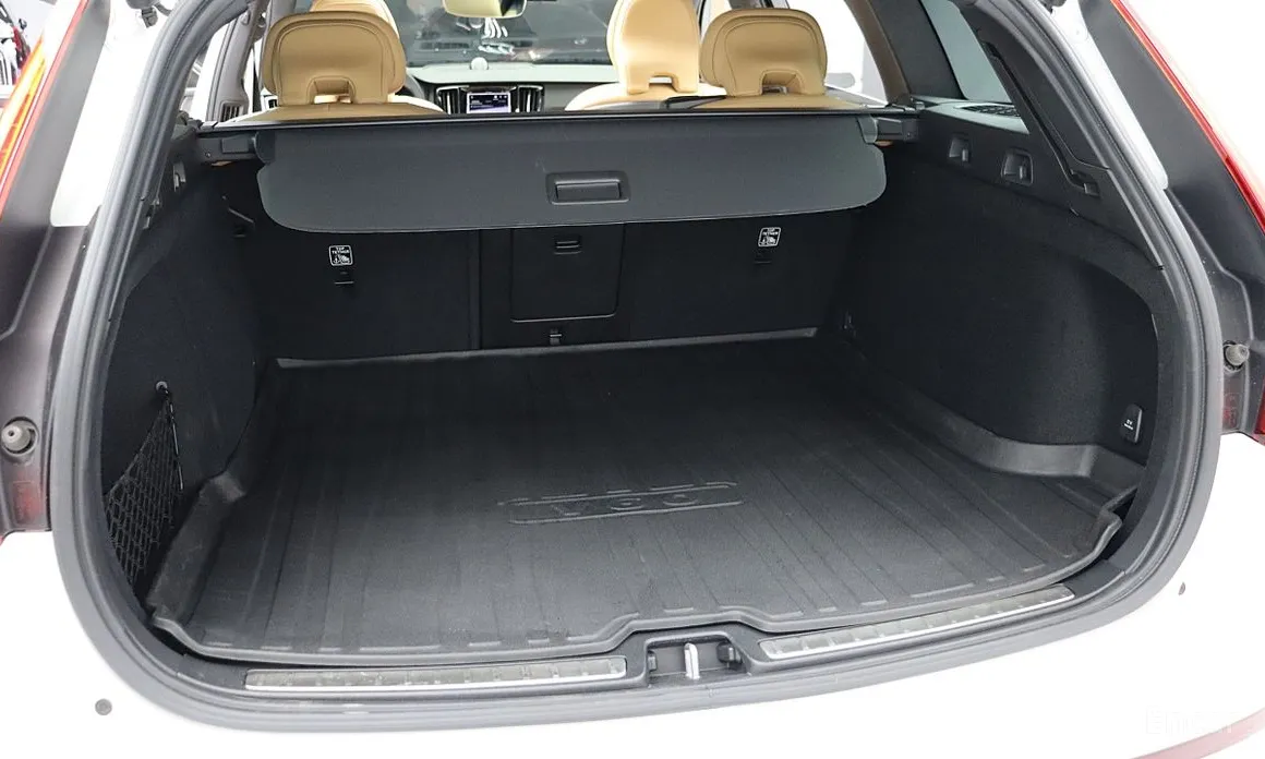 Фото 4 - Volvo V60