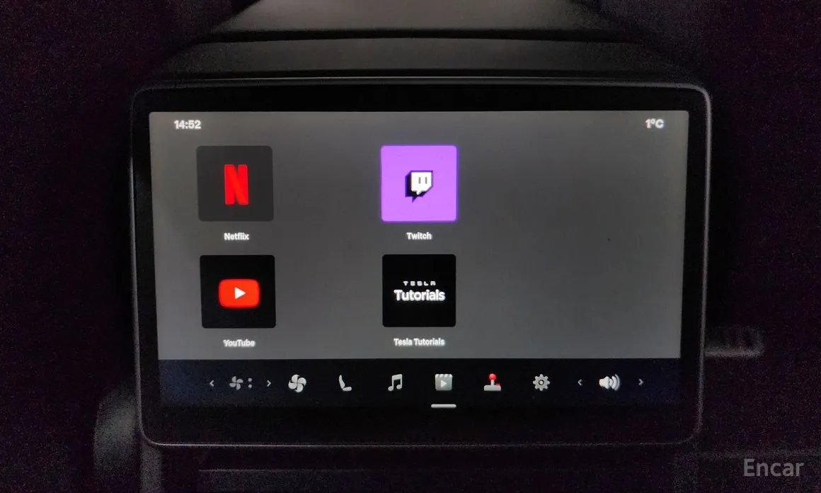 Фото 18 - Tesla Model 3