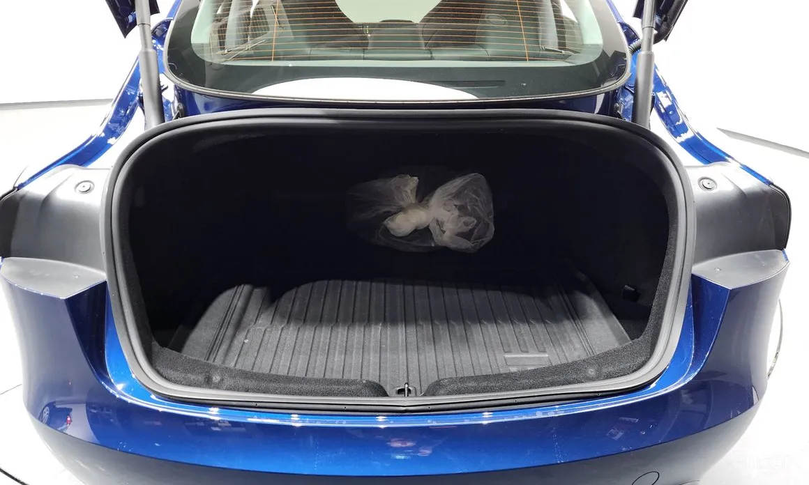 Фото 20 - Tesla Model 3