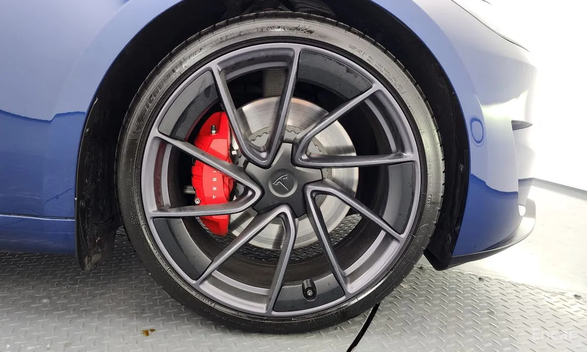 Фото 5 - Tesla Model 3