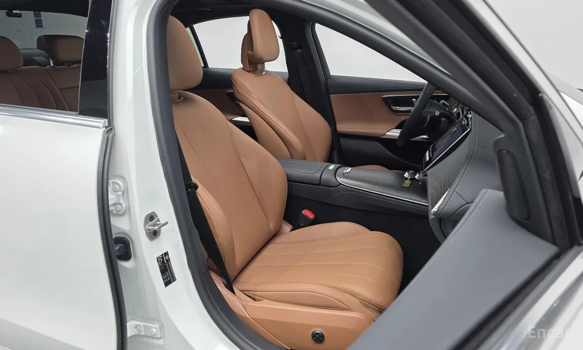 Фото 10 - Mercedes-Benz E-Class