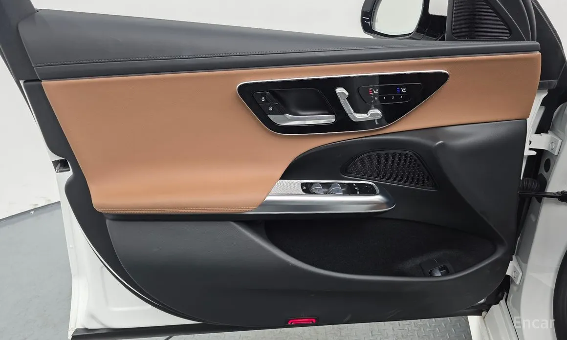 Фото 17 - Mercedes-Benz E-Class