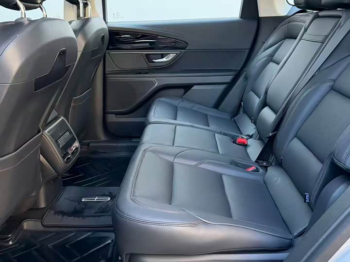 Фото 4 - Lincoln Nautilus