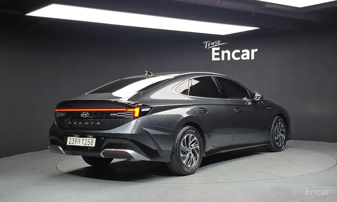 Фото 2 - Hyundai Sonata