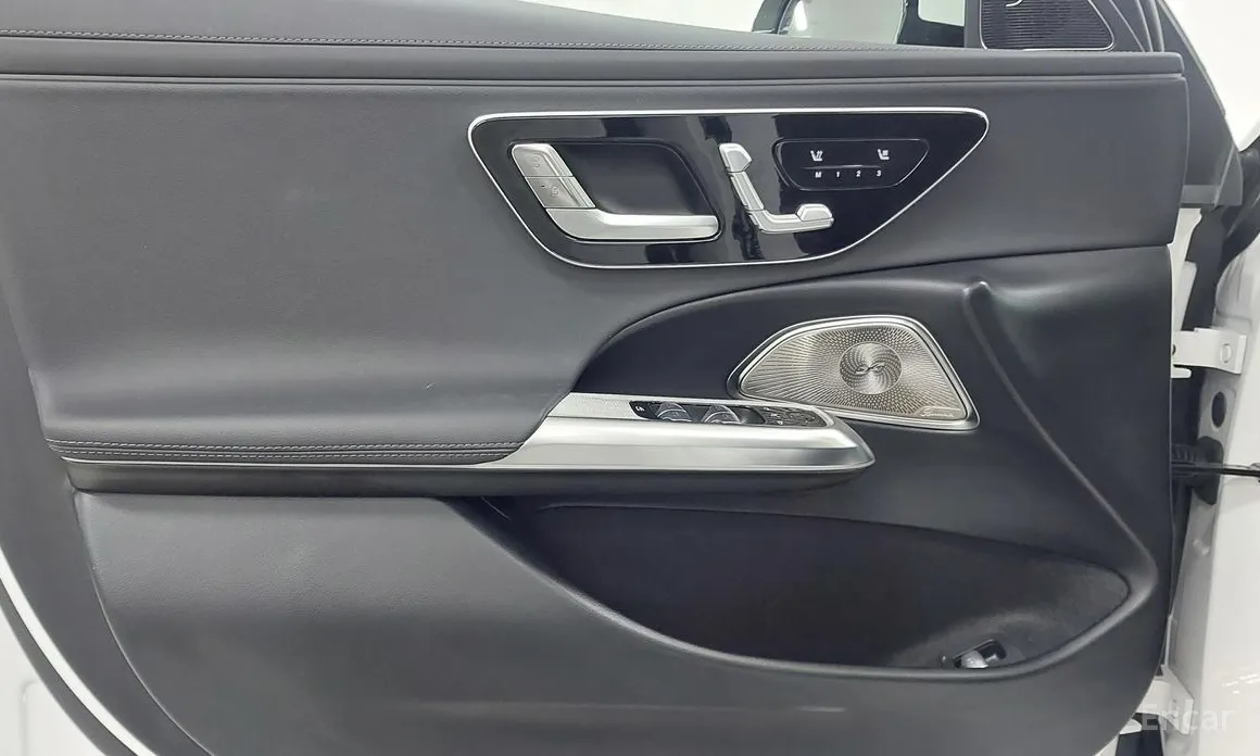 Фото 15 - Mercedes-Benz E-Class