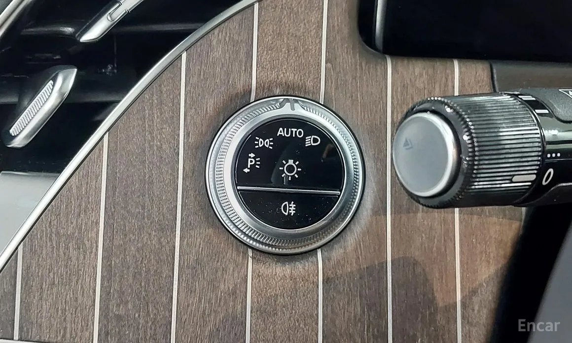 Фото 19 - Mercedes-Benz E-Class