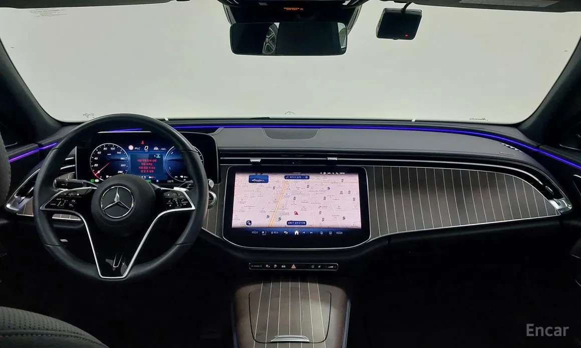 Фото 7 - Mercedes-Benz E-Class