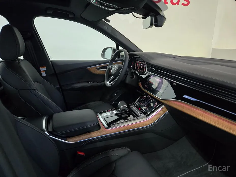 Фото 10 - Audi Q7