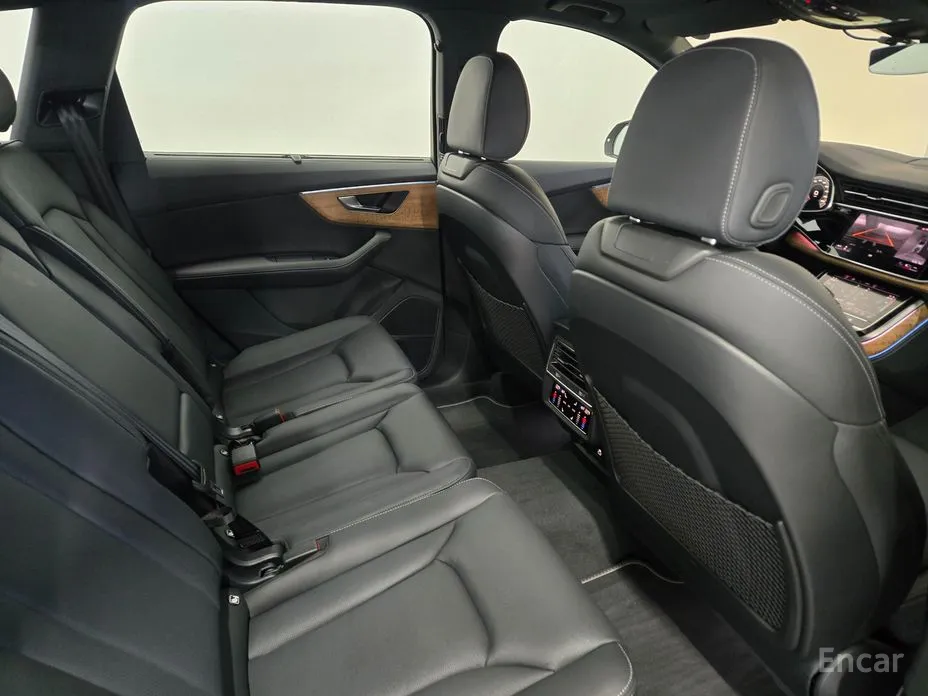 Фото 11 - Audi Q7