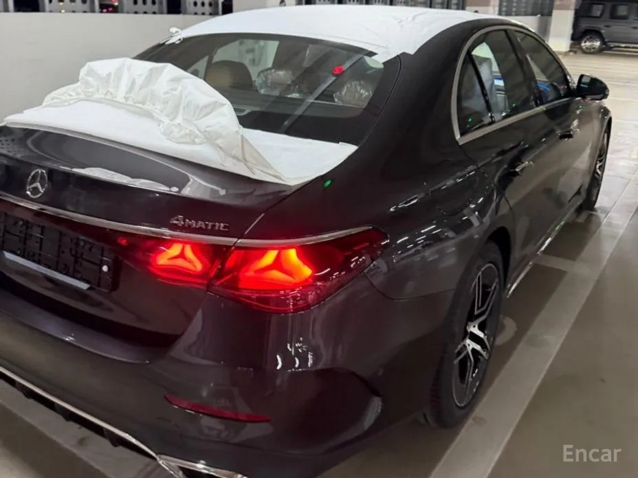 Фото 3 - Mercedes-Benz E-Class