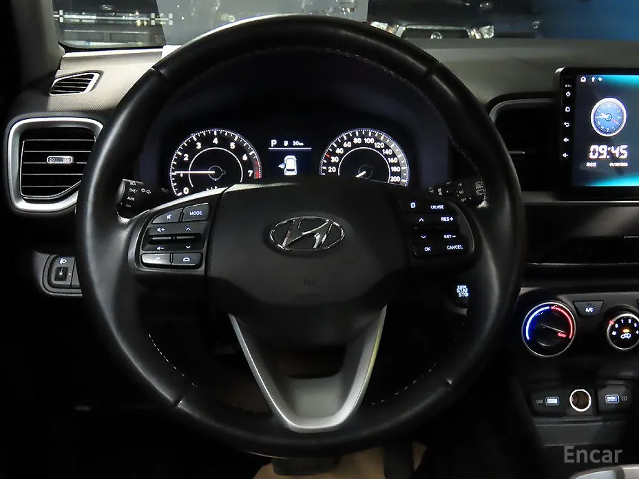 Фото 10 - Hyundai Venue