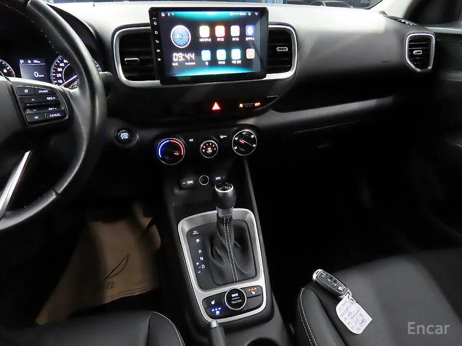 Фото 11 - Hyundai Venue