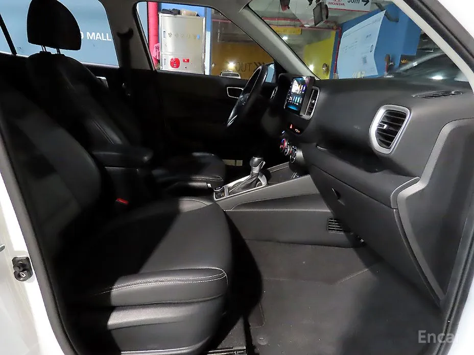 Фото 8 - Hyundai Venue