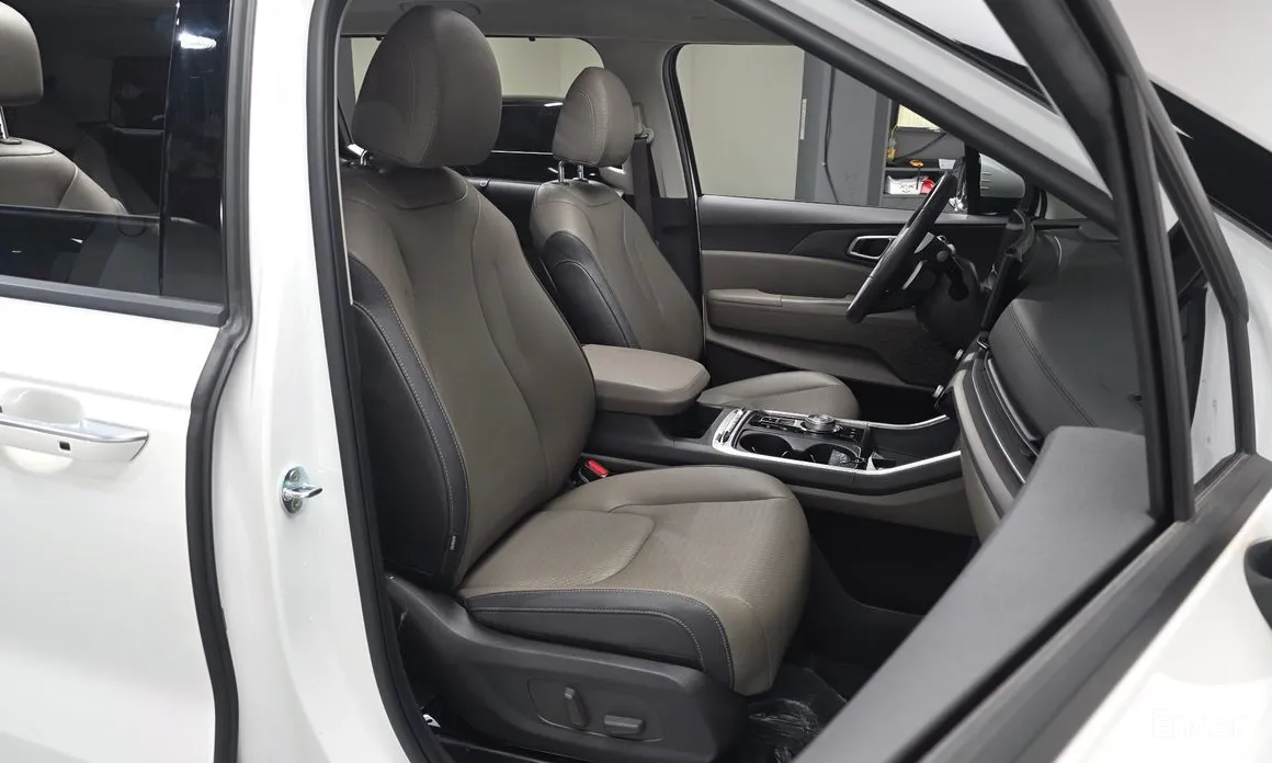 Фото 10 - Kia Carnival