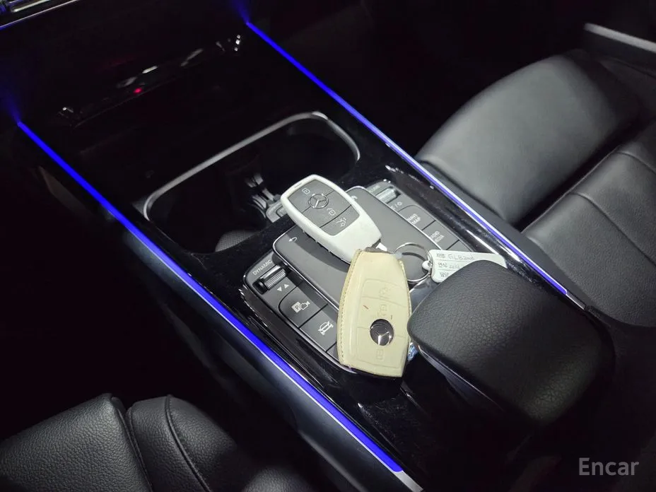 Photo 14 - Mercedes-Benz GLB-Class