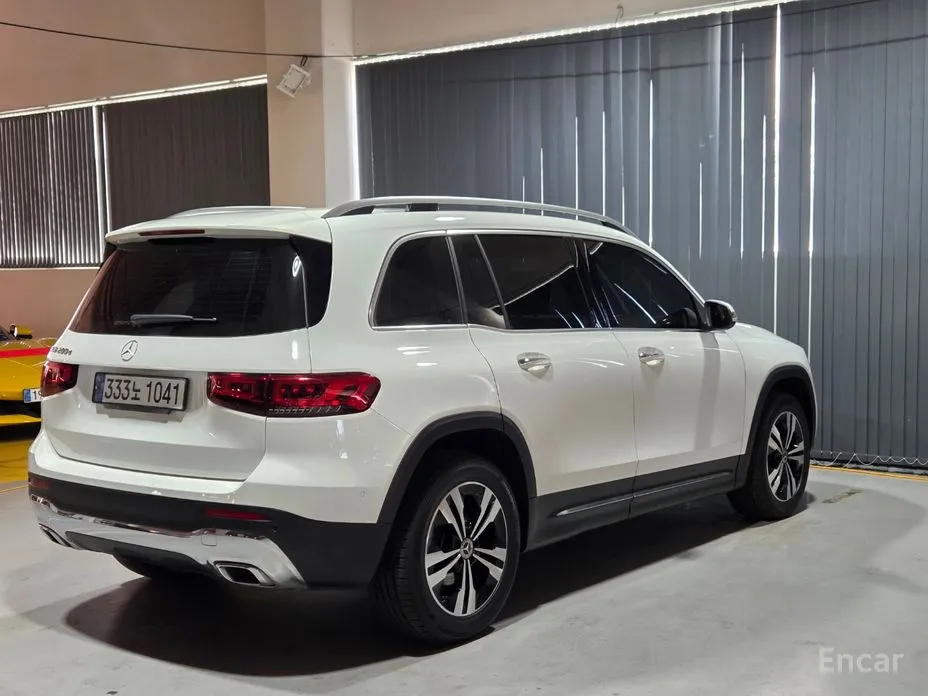 Photo 6 - Mercedes-Benz GLB-Class