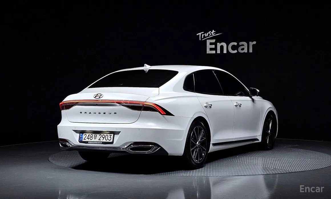 Фото 2 - Hyundai Grandeur