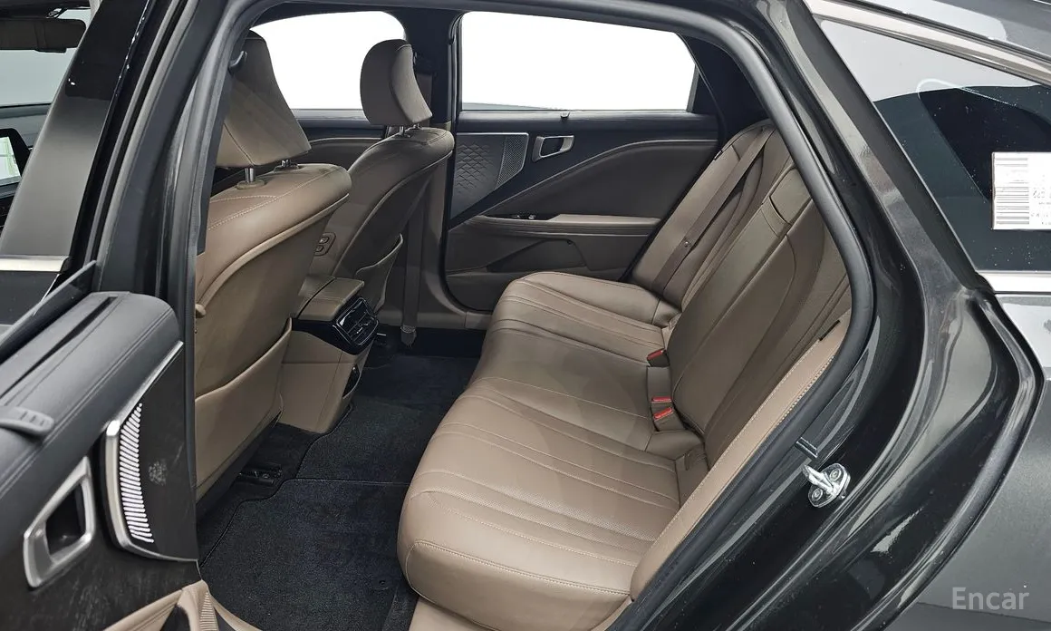 Фото 12 - Kia K8