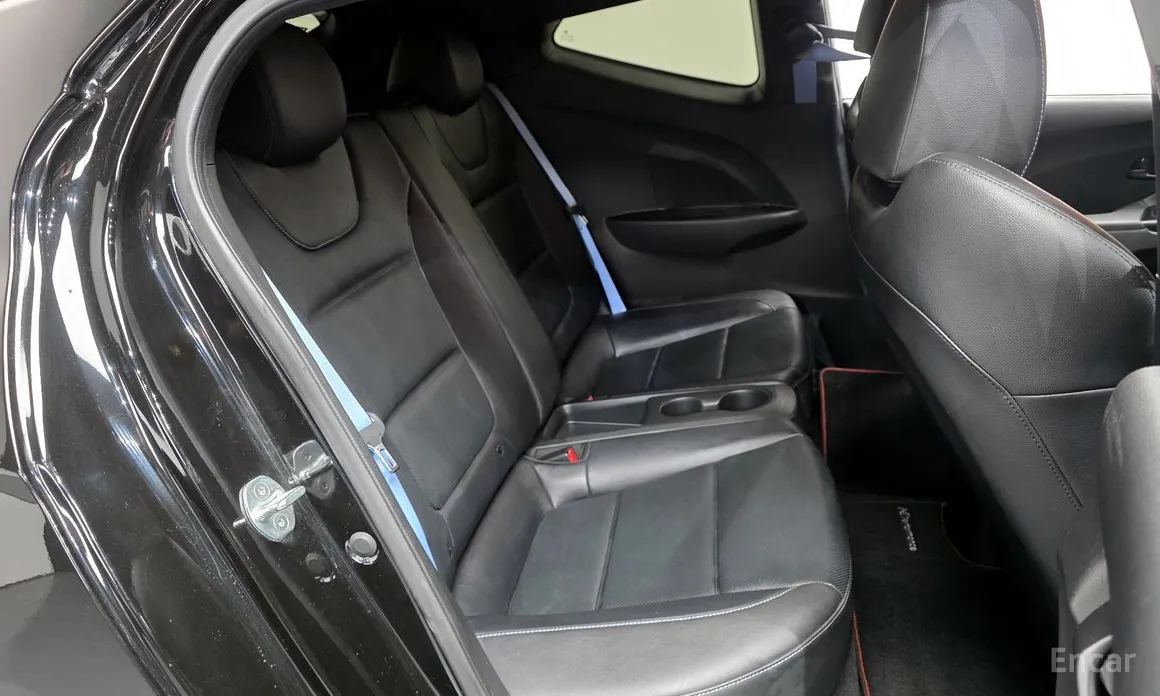 Фото 12 - Hyundai Veloster