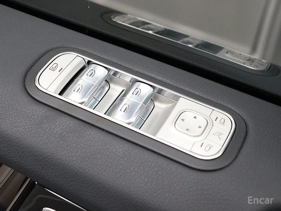 Фото 11 - Mercedes-Benz G-Class