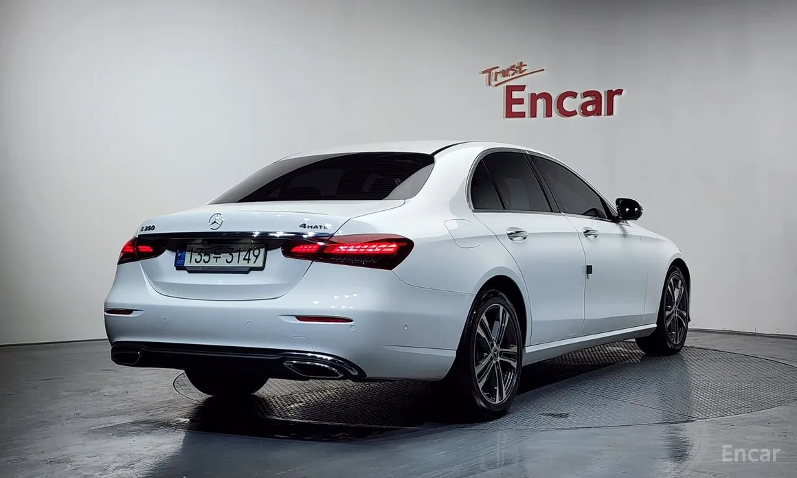 Фото 2 - Mercedes-Benz E-Class