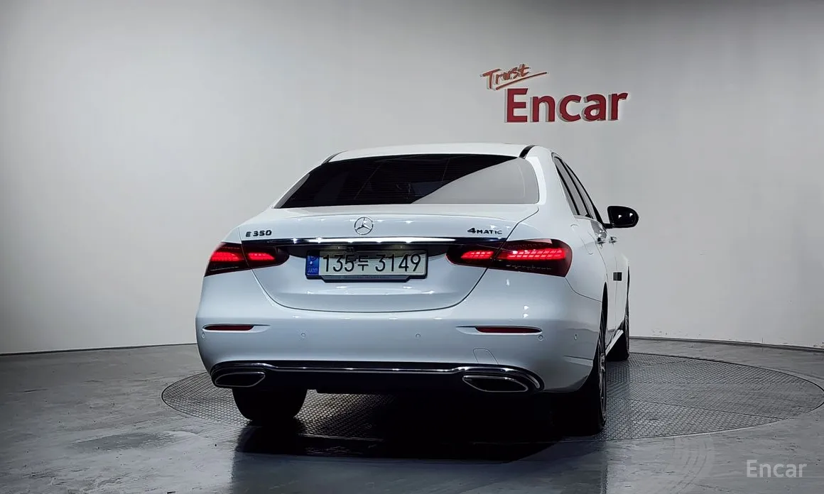 Фото 4 - Mercedes-Benz E-Class