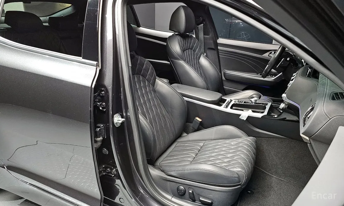 Фото 10 - Kia Stinger