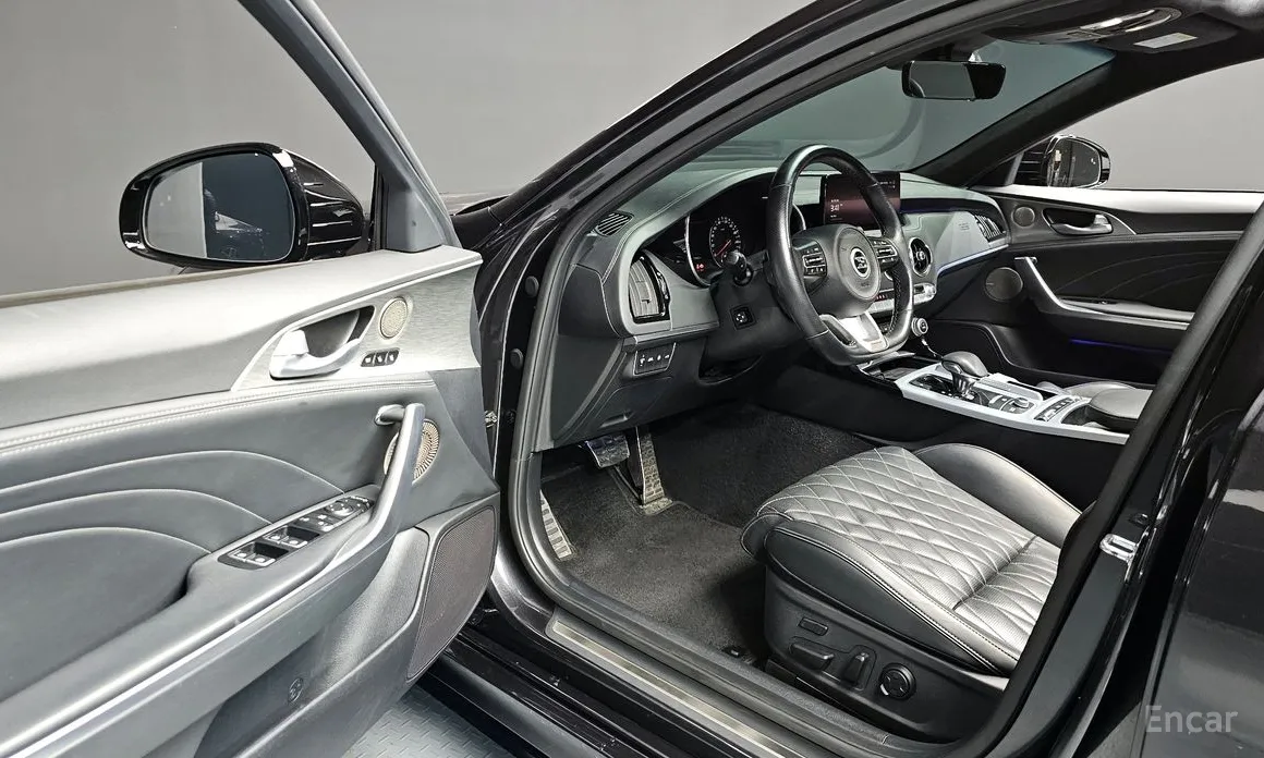 Фото 11 - Kia Stinger