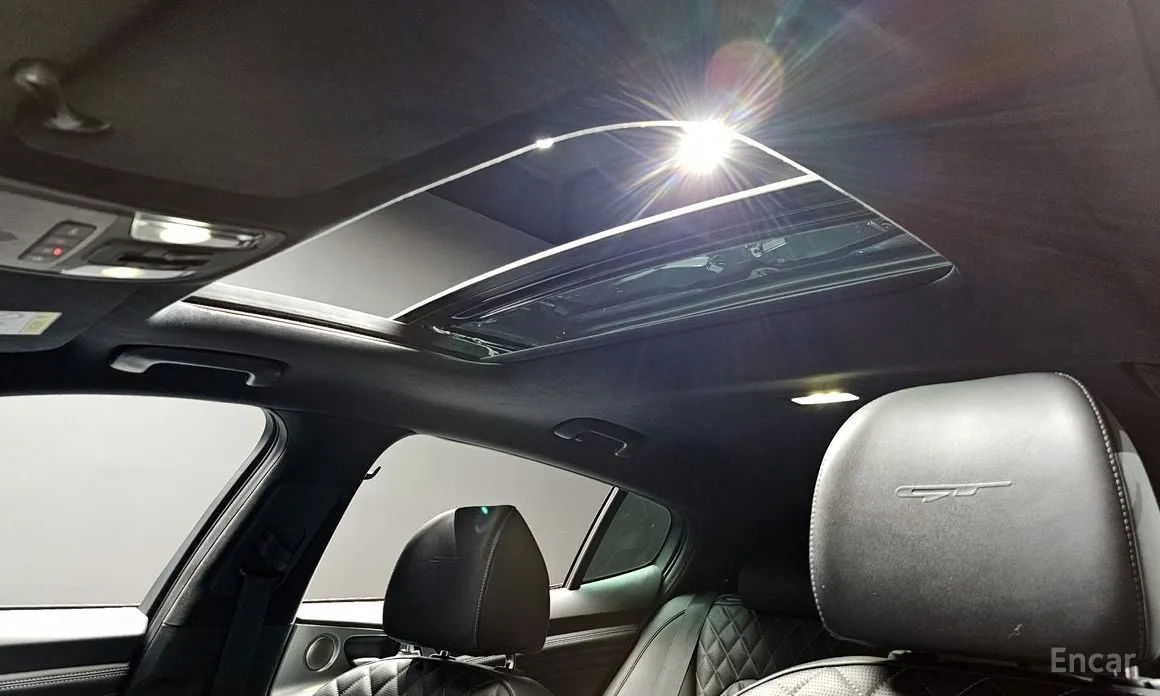 Фото 14 - Kia Stinger