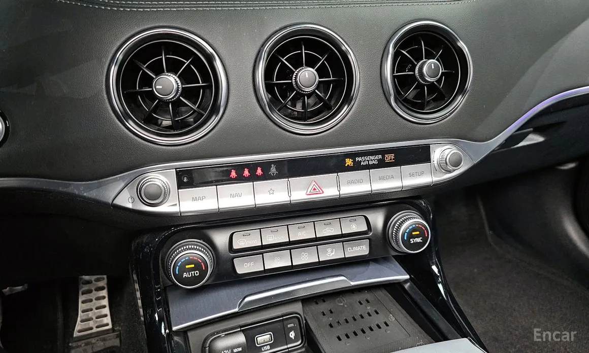 Фото 17 - Kia Stinger