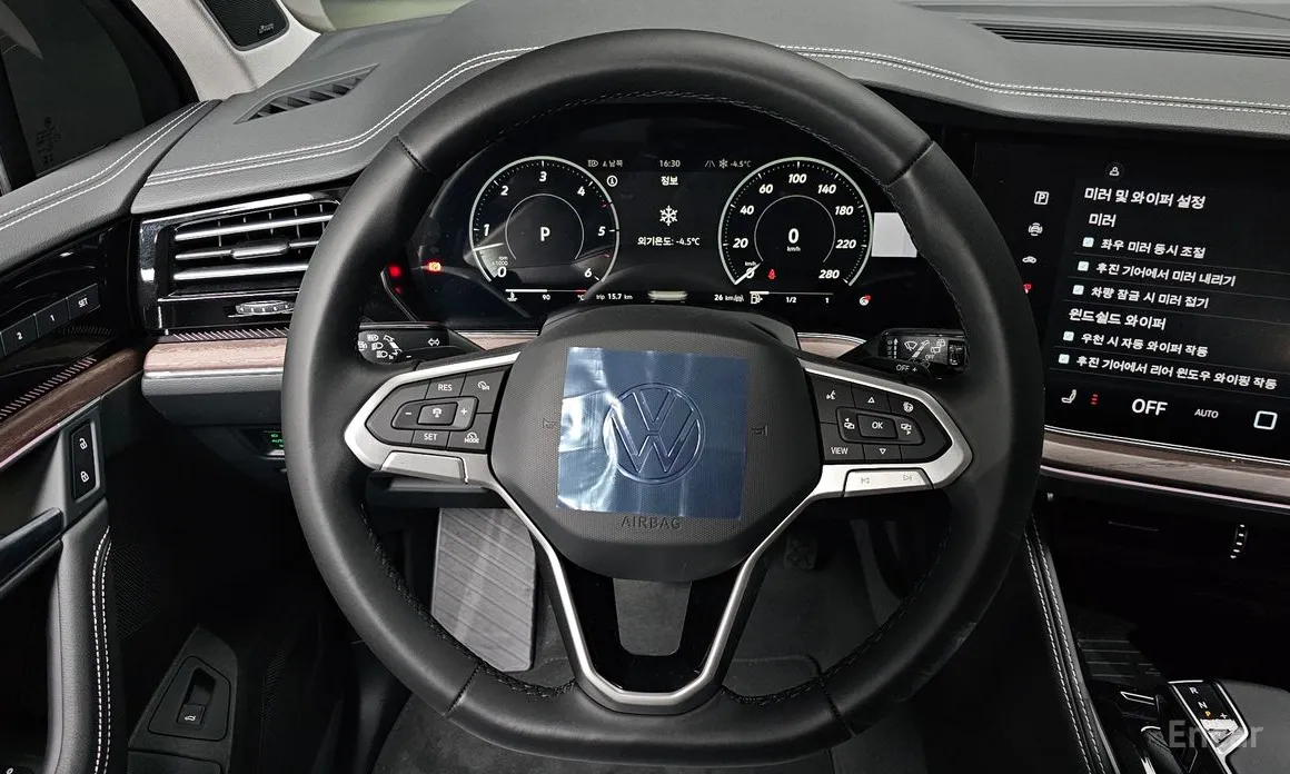 Фото 13 - Volkswagen Touareg