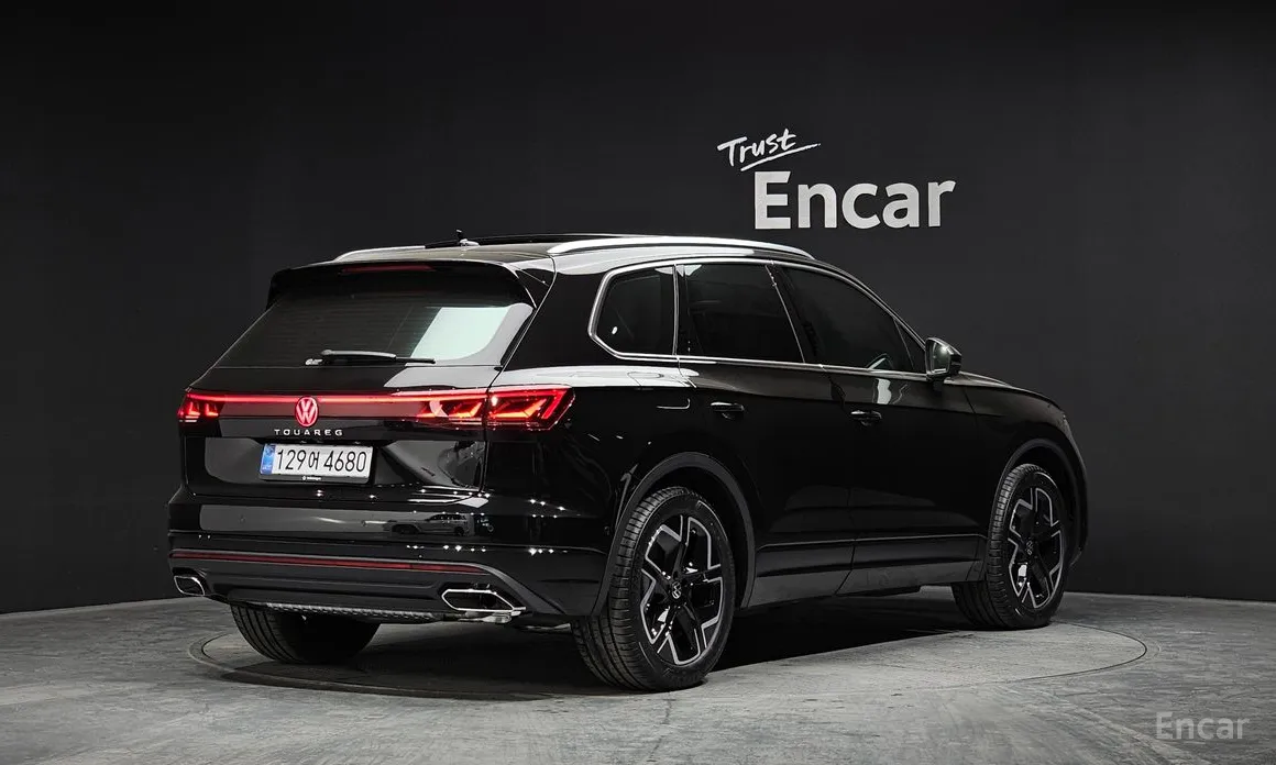 Фото 2 - Volkswagen Touareg